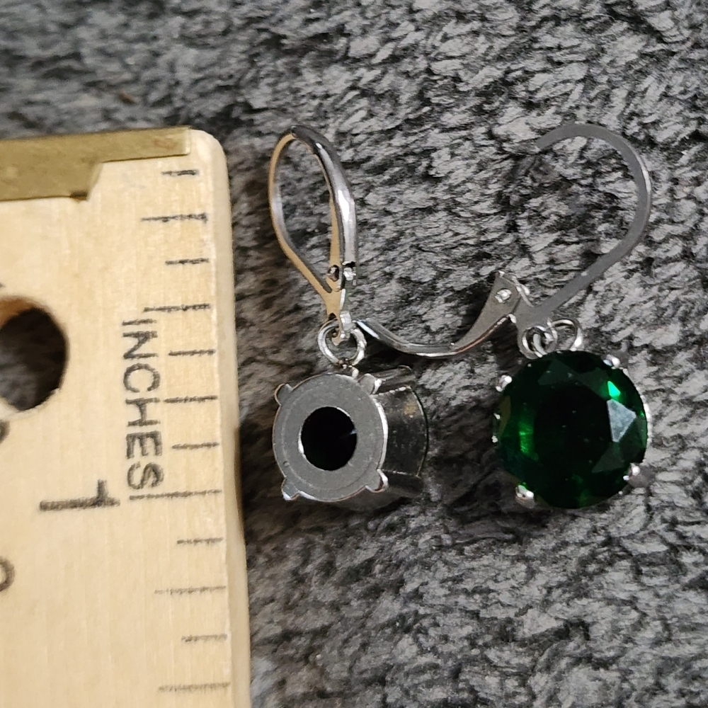 Silvertone Earrings Green Gemstone 10mm Drop - Picture 5 of 8